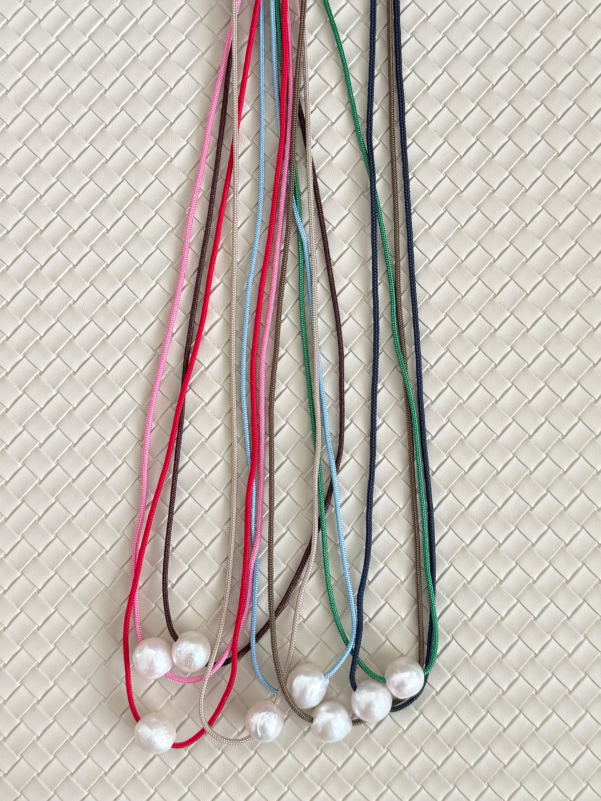 paracord pearl necklace - solid colors