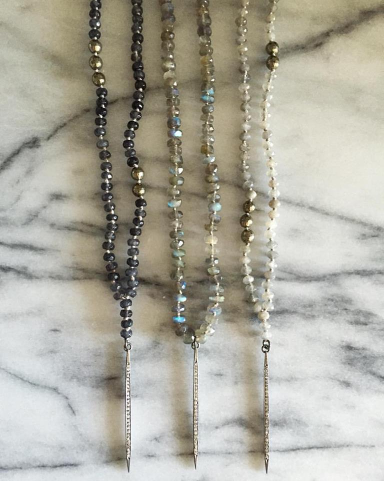 knotted gray quartz & diamond spike