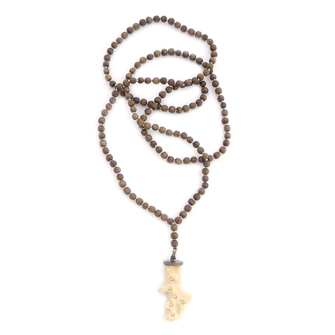 knotted gray wood & diamond coral