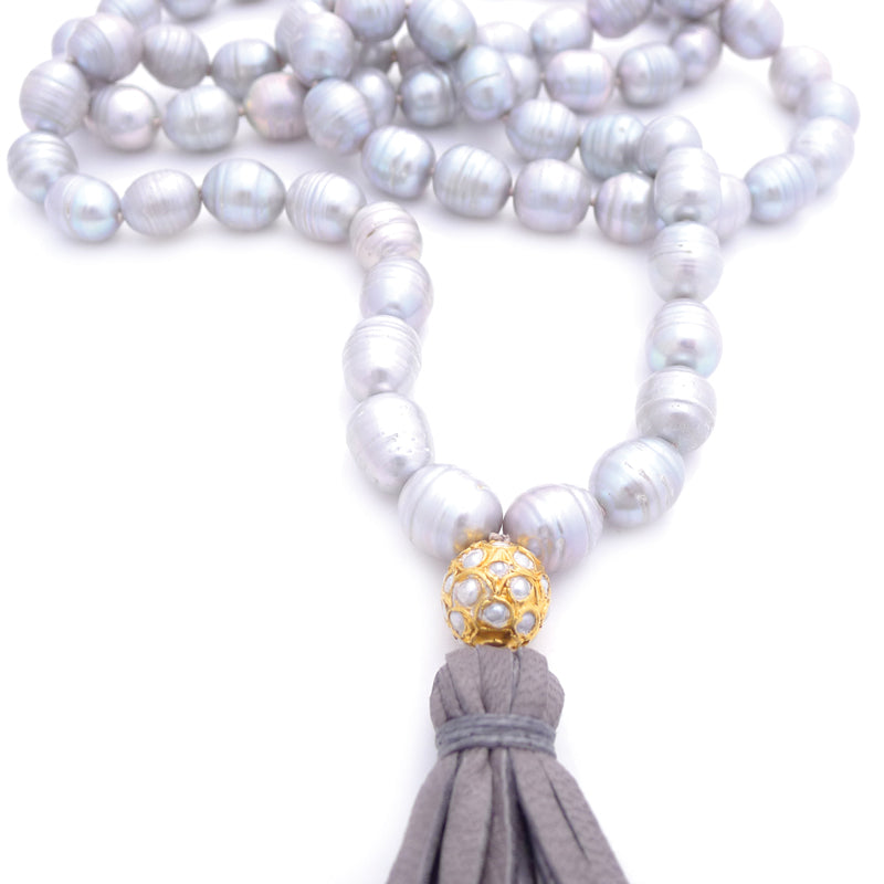 knotted pearls & tassel
